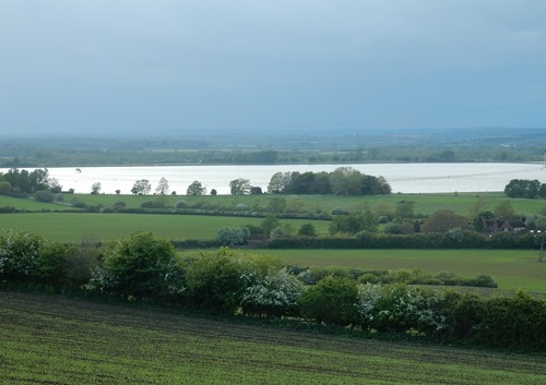Farmoor Reservoir from North of Cumnor Village